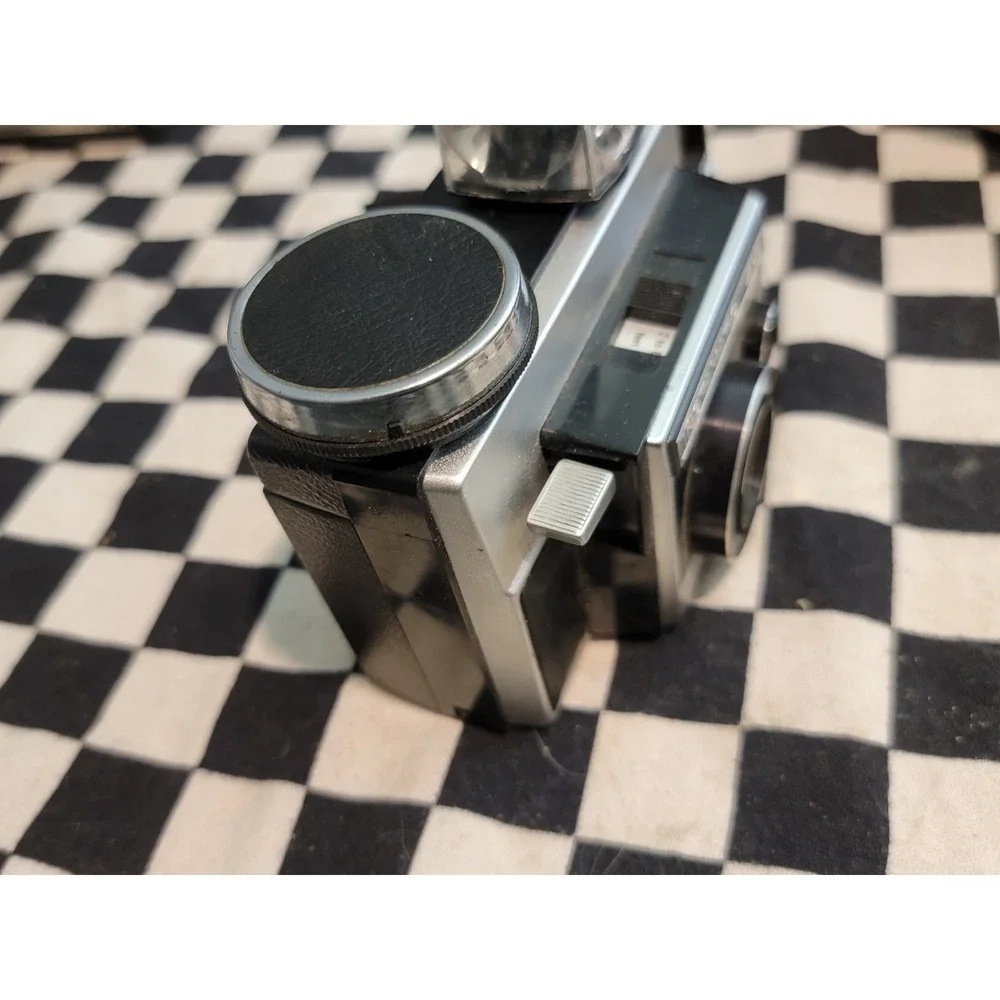 Kodak Instamatic 414 Vintage 126 Film Camera Blue Dot Flash